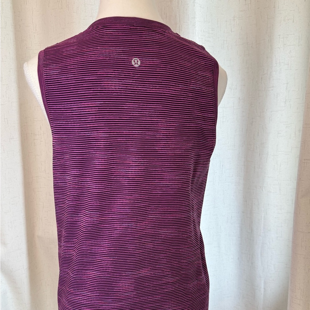 Lululemon Swiftly Sleeveless relaxed Size 6 Pink - Vivid Plum Black